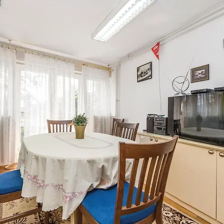 4 Bedroom Pet Friendly In Ferienhaus