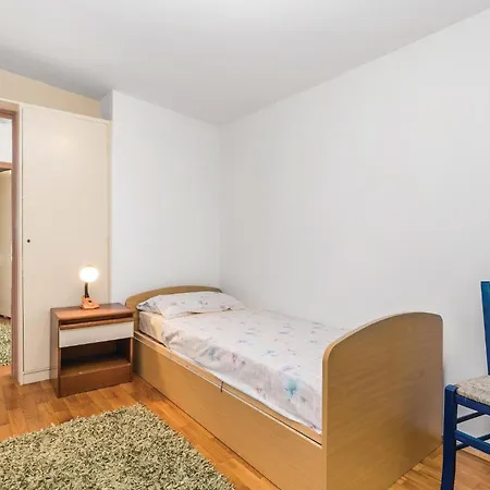 Ferienhaus 4 Bedroom Pet Friendly In Volosko