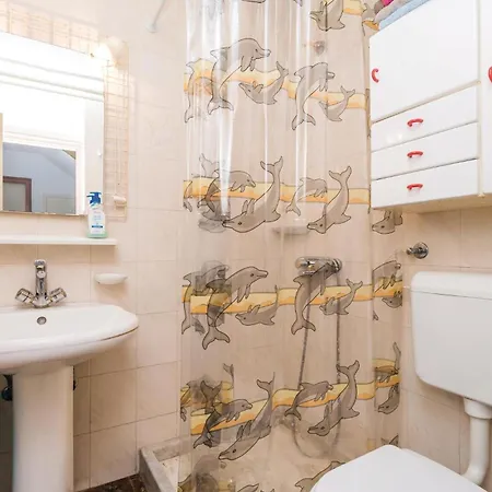 4 Bedroom Pet Friendly In