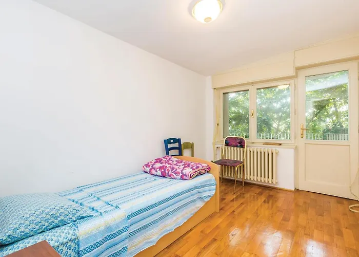 4 Bedroom Pet Friendly In Semesterbostad