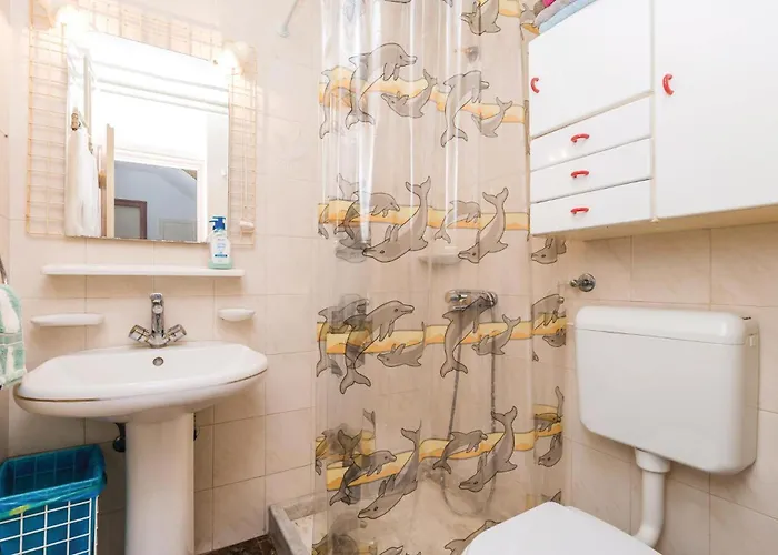 4 Bedroom Pet Friendly In